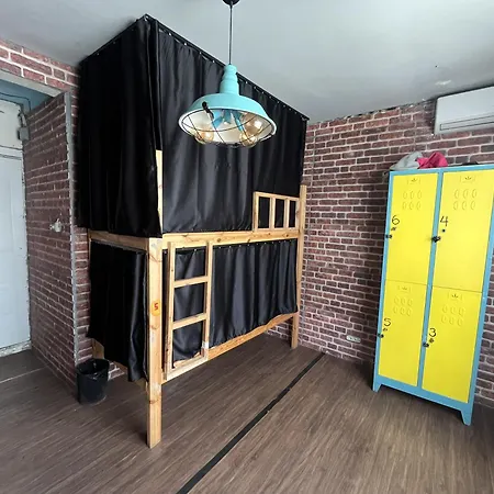 Lola Backpacker's Hostal