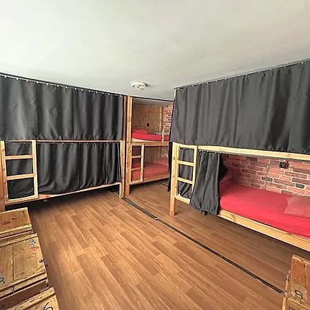 Lola Backpacker's Hostel