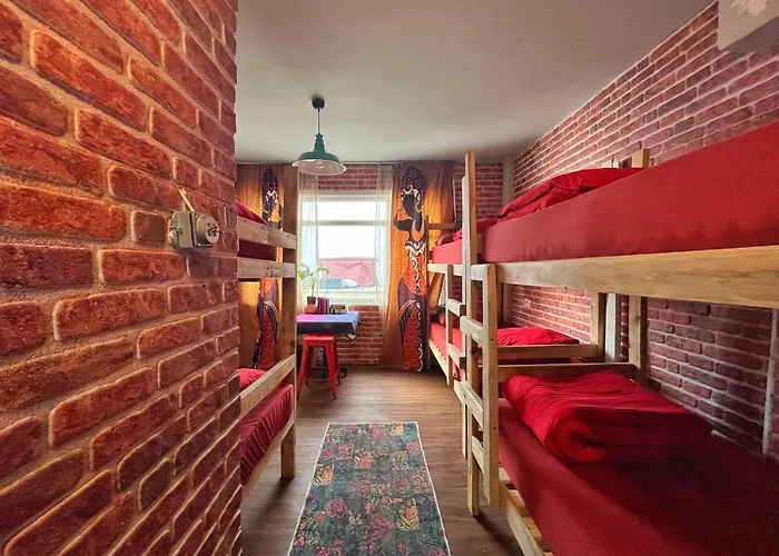 Lola Backpacker's Istanbul