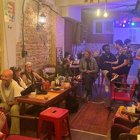 Hostel Lola Backpacker's