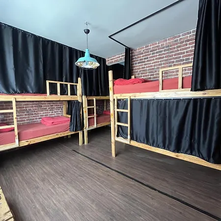 Lola Backpacker's Hostel